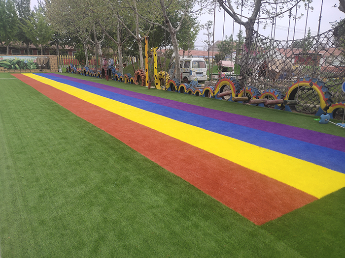 关于人造草坪的抗静电性能